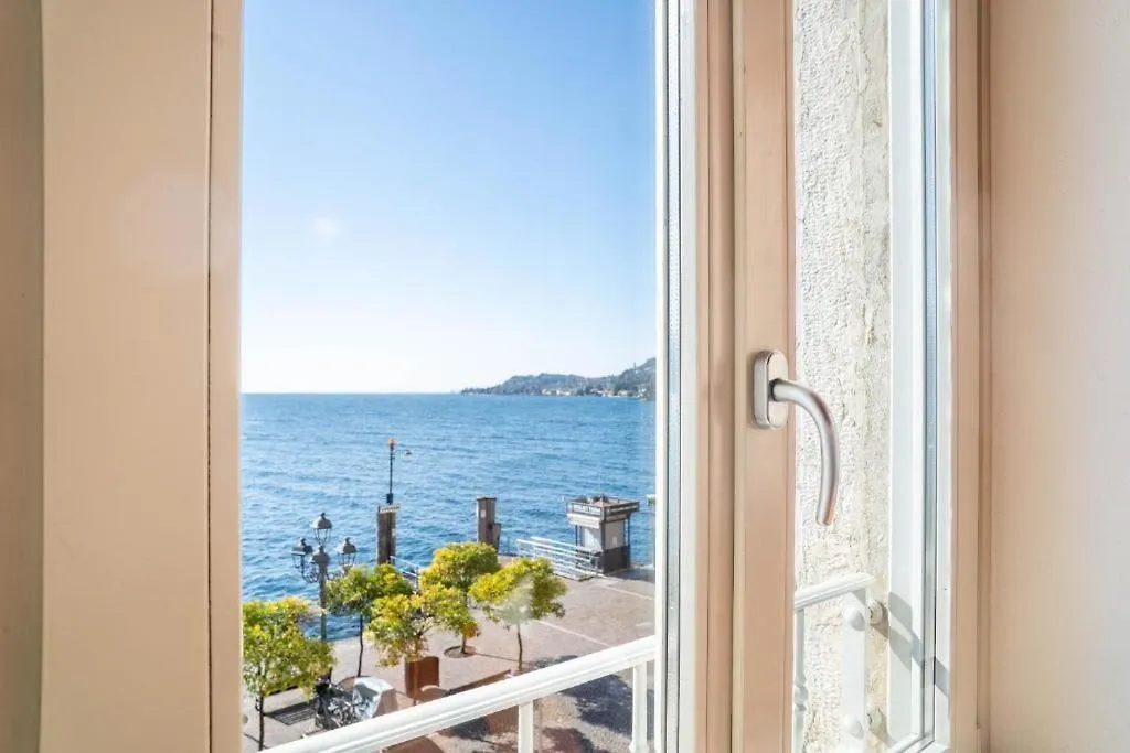 Luce Apartment Gargnano