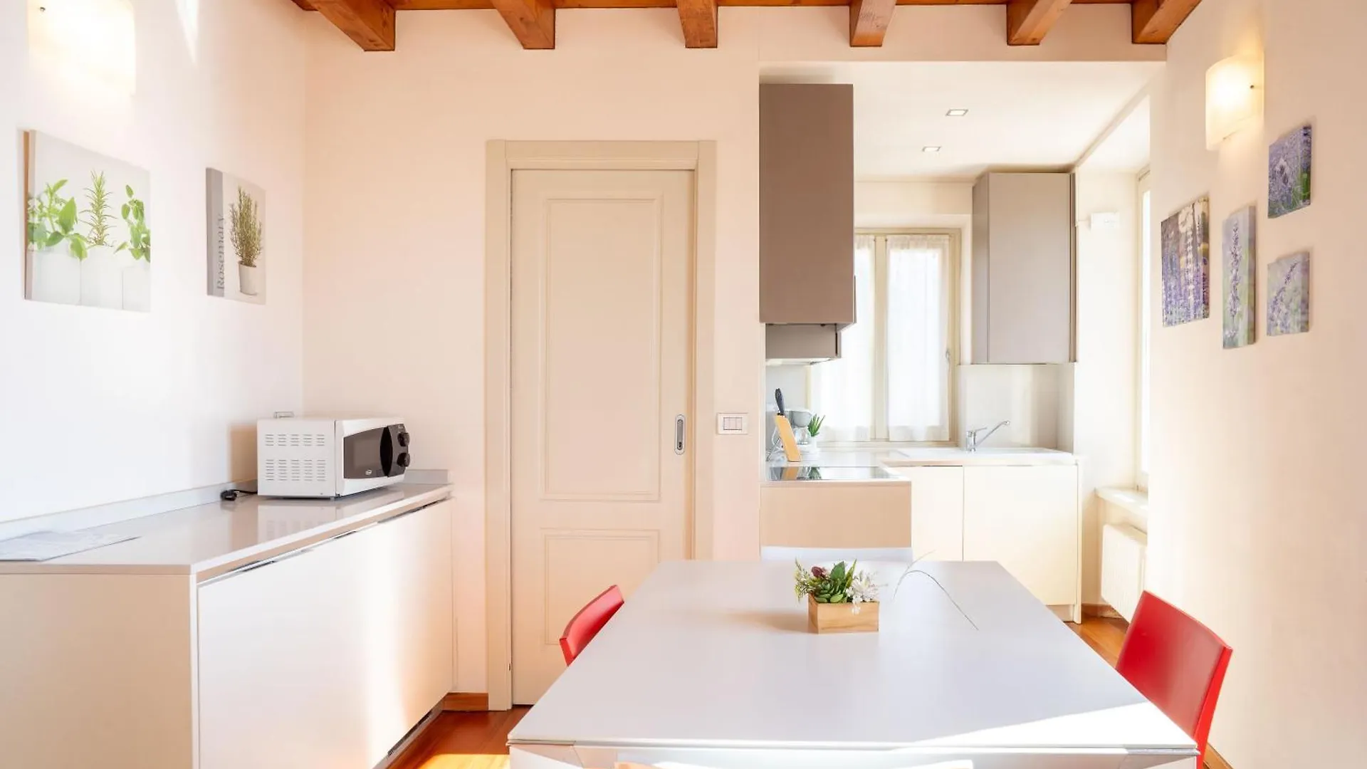 Luce Apartment Gargnano 0*,  Ιταλία